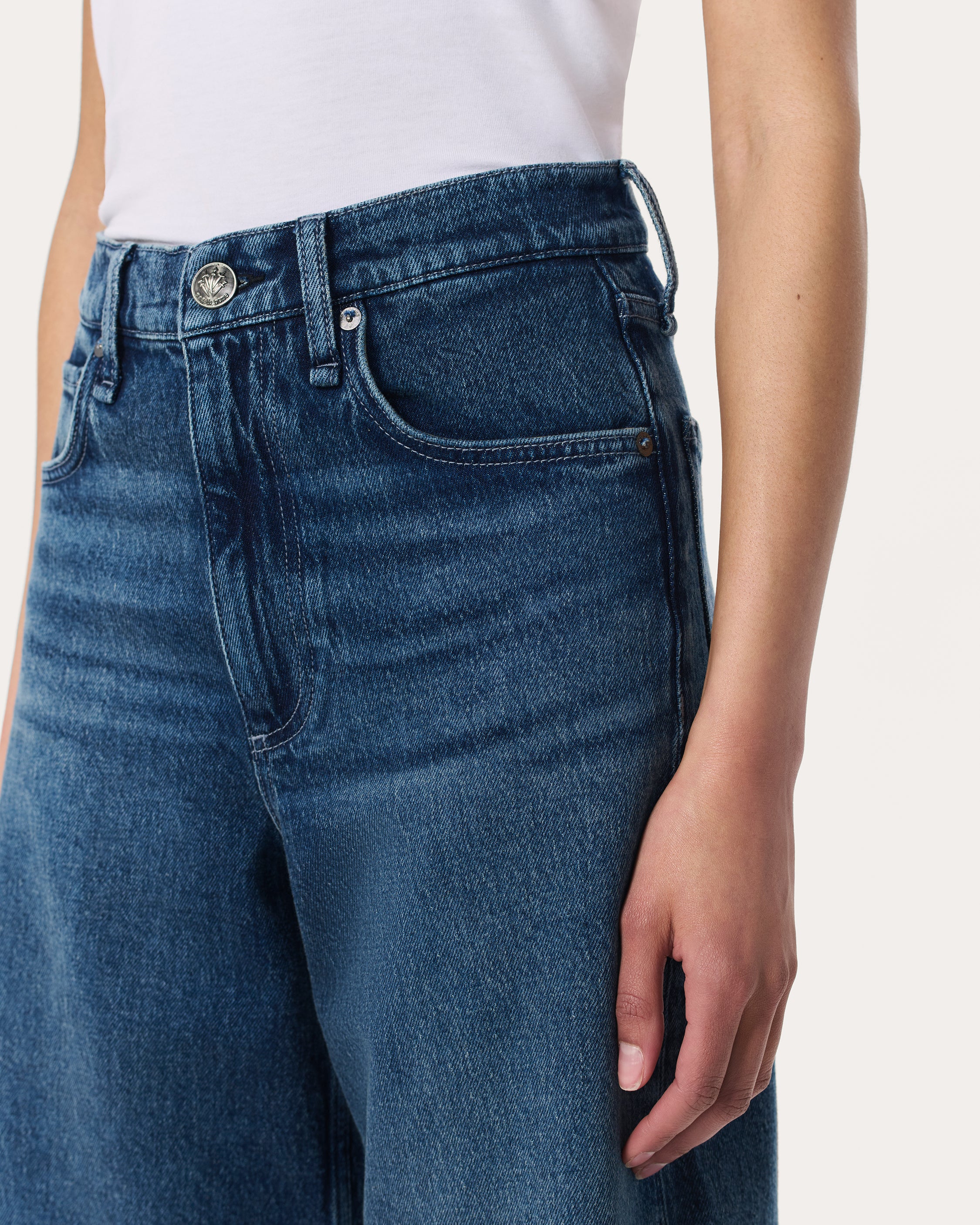 Andi Ankle Wide-Leg Jeans - Image 4