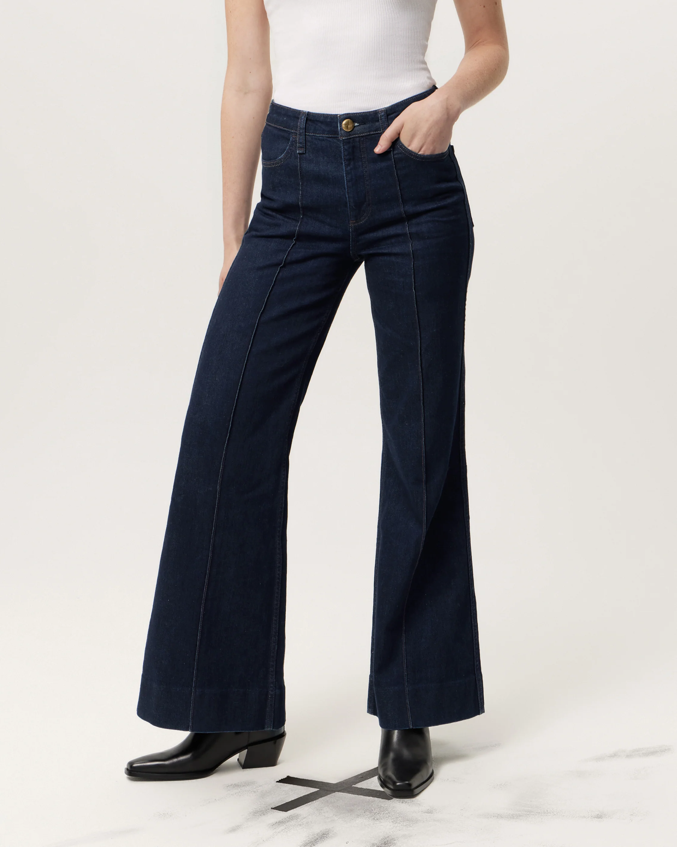 Skylar Wide-Leg Flare Jeans - Image 3
