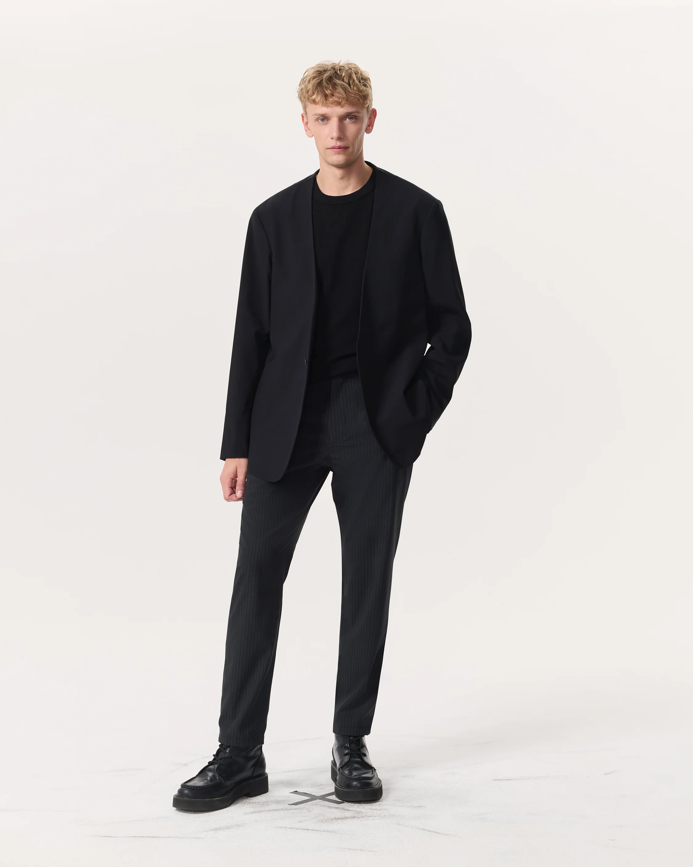 Collarless Wool-Blend Ripstop Blazer - Image 4