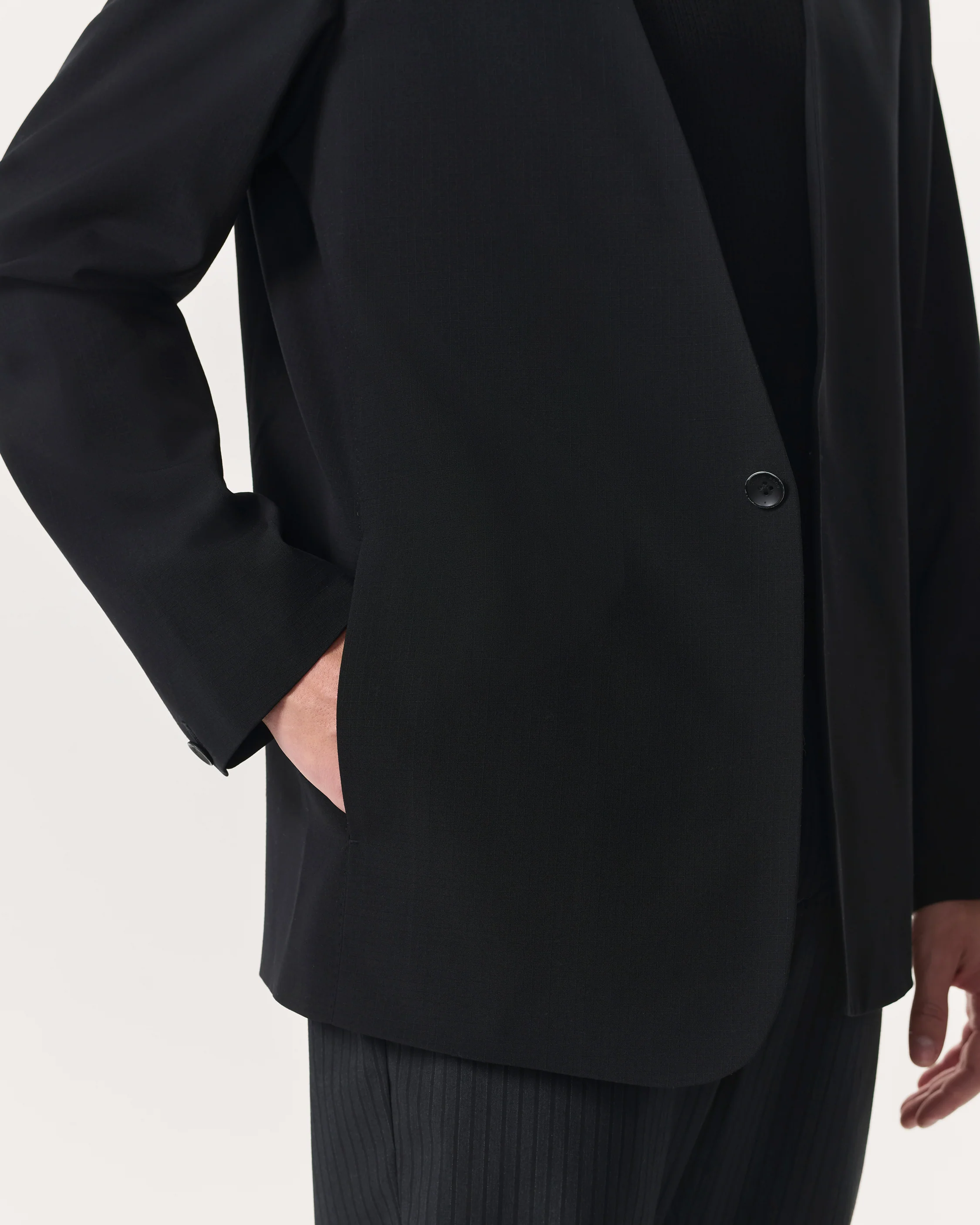 Collarless Wool-Blend Ripstop Blazer - Image 6
