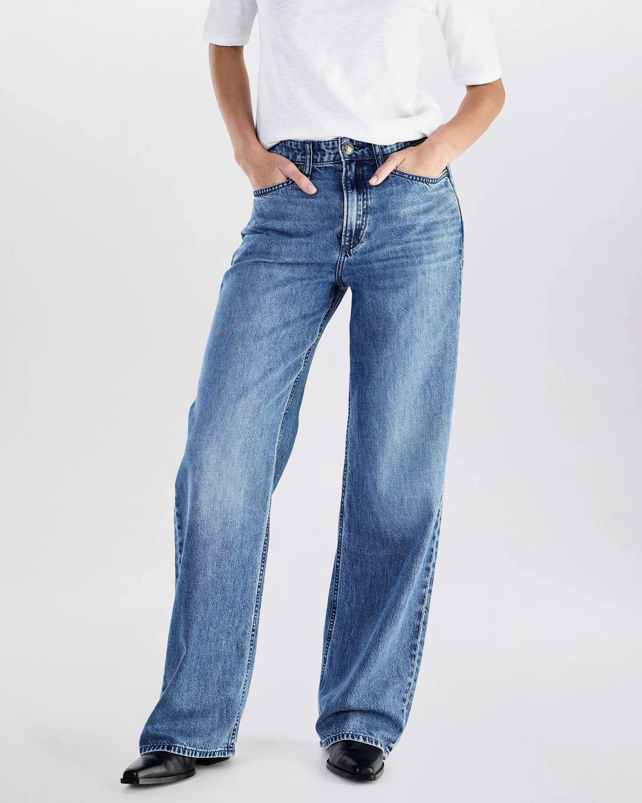 Featherweight Logan Wide-Leg Jeans - Image 3
