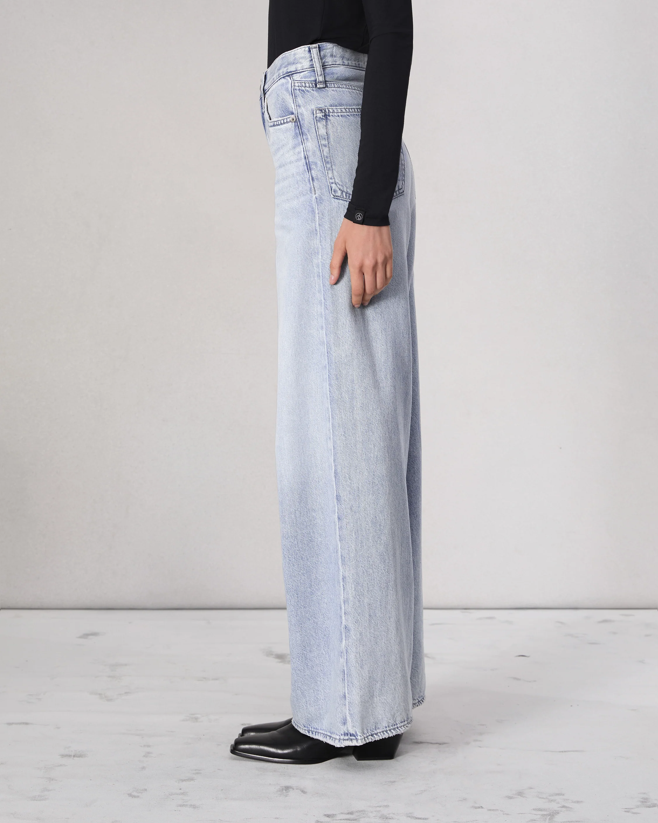 Featherweight Sofie Wide-Leg Jeans - Image 4