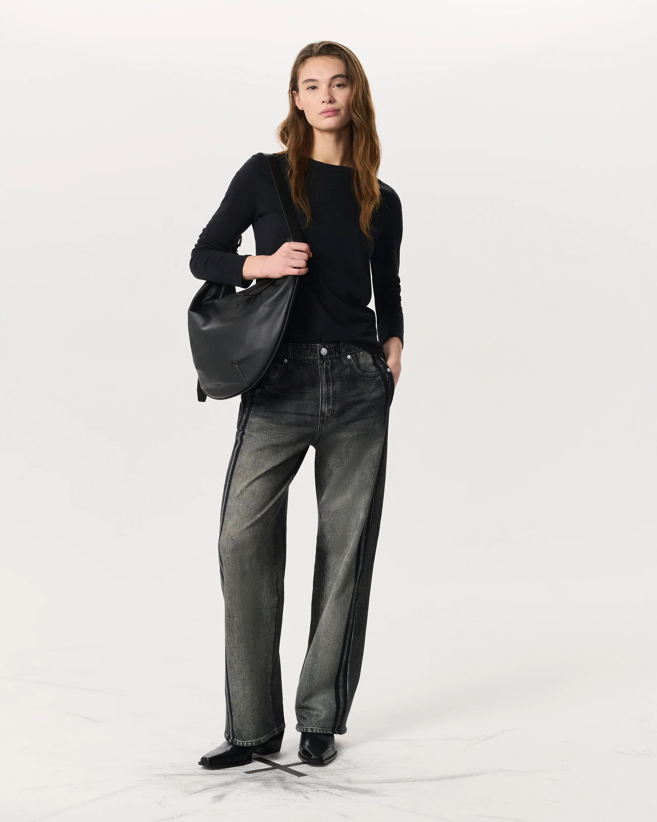 Mercer Medium Leather Hobo Bag - Image 2