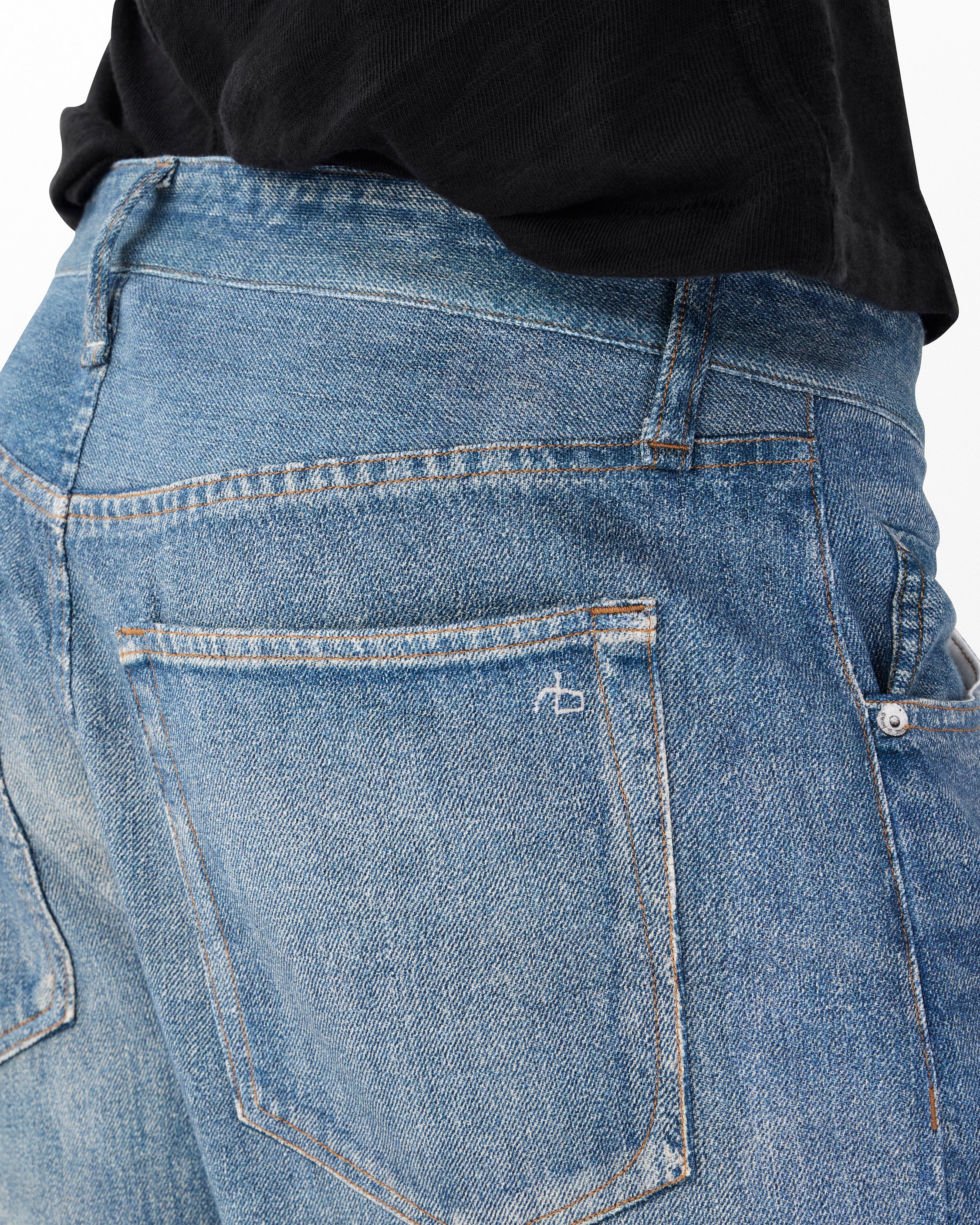 rb Miramar Fit 4 Shorts - Image 5