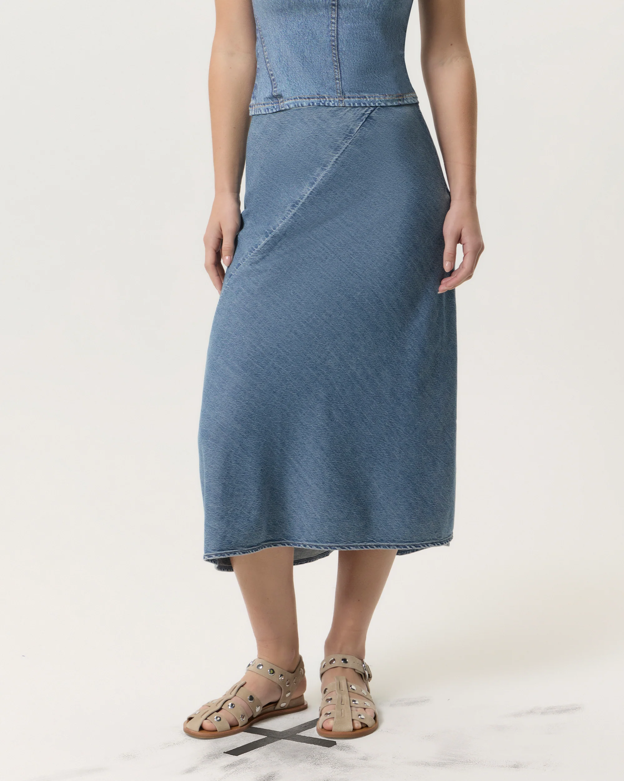 Ultra Featherweight Lisbon Skirt - Image 3